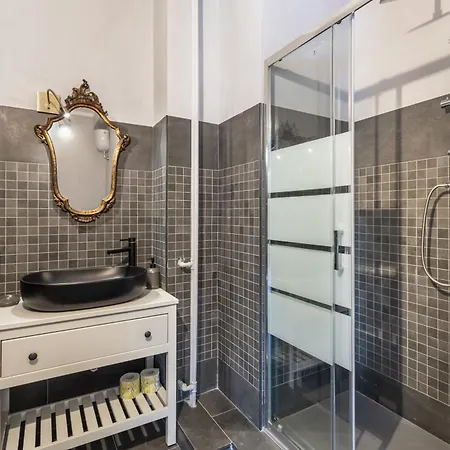 Vatican 2bedr Apartment